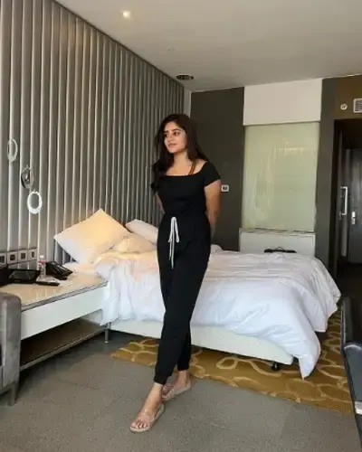 Call Girls Manjhanpur Cash On Delivery